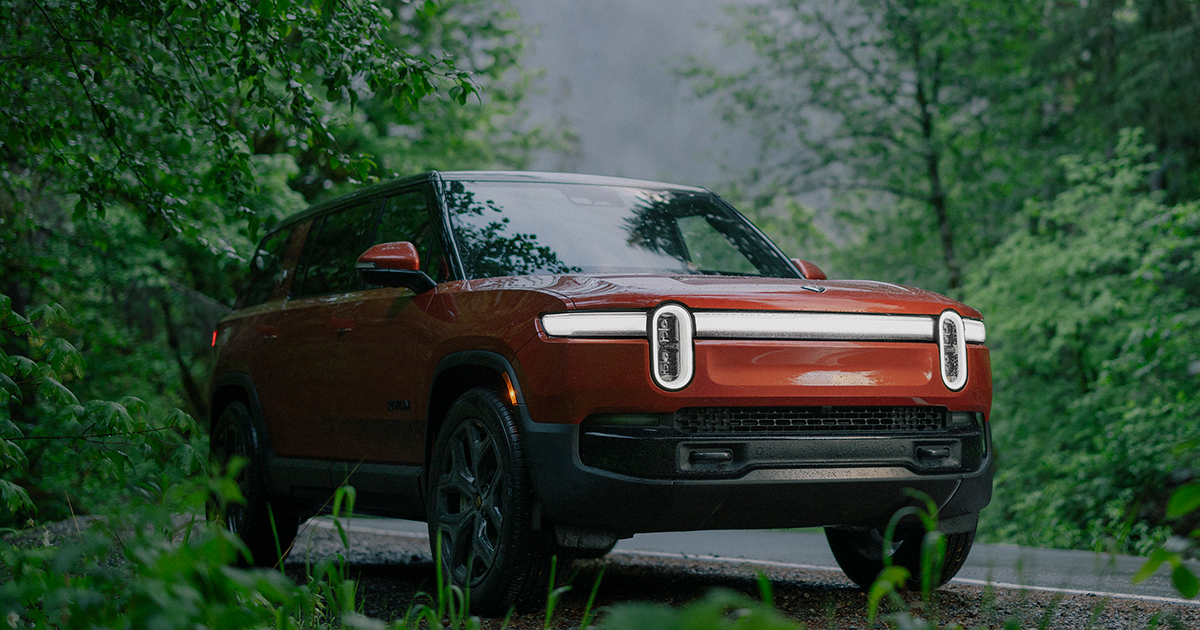 Rivian ने Q3 में दी 13000 गाड़ियों की डिलीवरी, R2 SUV से बड़े सपने